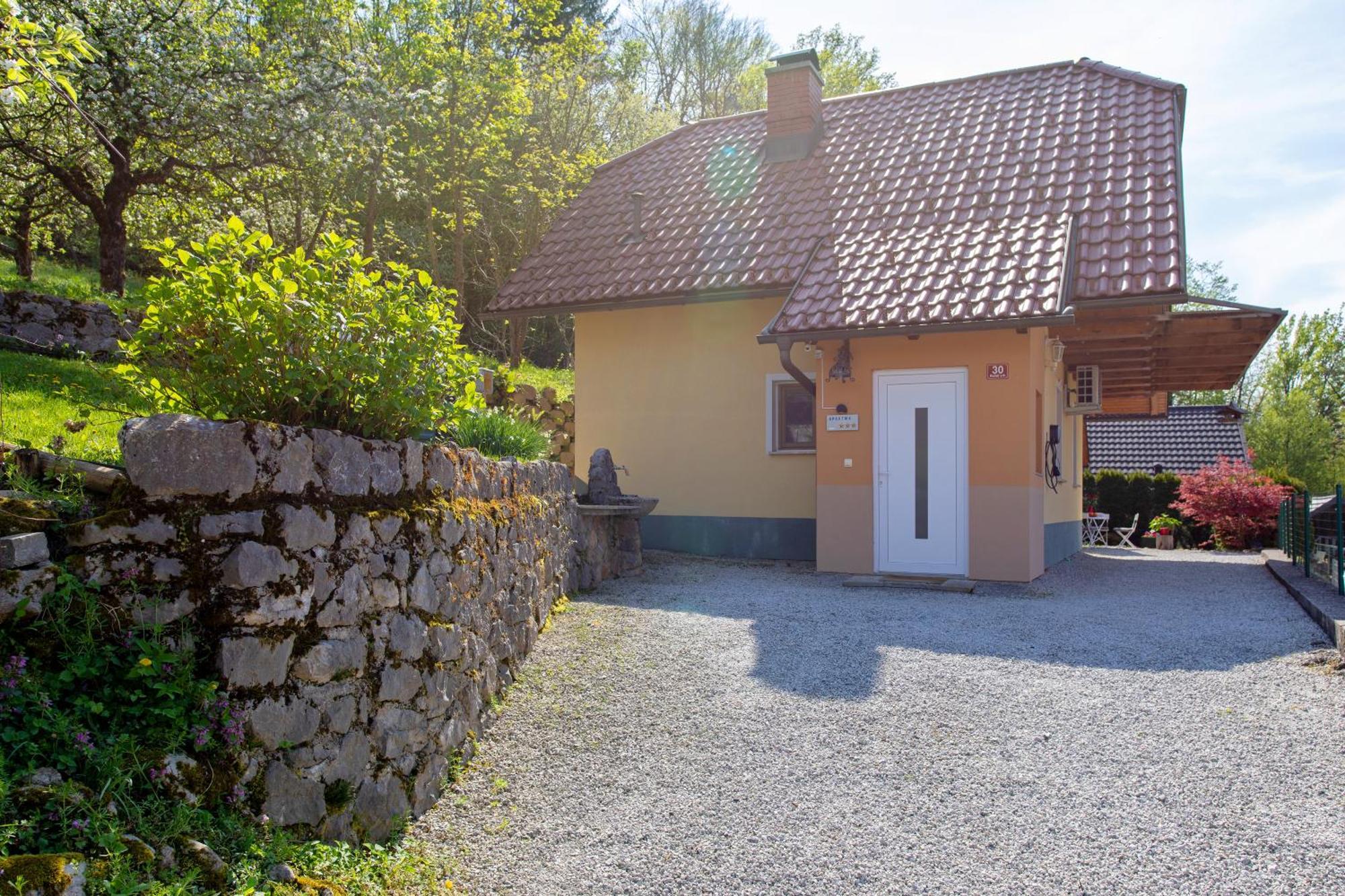 Quiet Family House Butterfly Place Dob Exterior photo